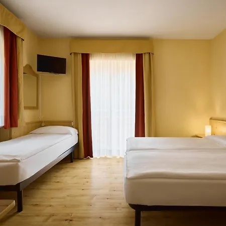 ホテル Garni Bellavista 3*