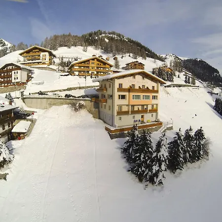 Garni Bellavista Hotel 3*